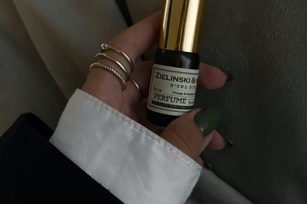 pexels-alesya-gorbunova-8872289